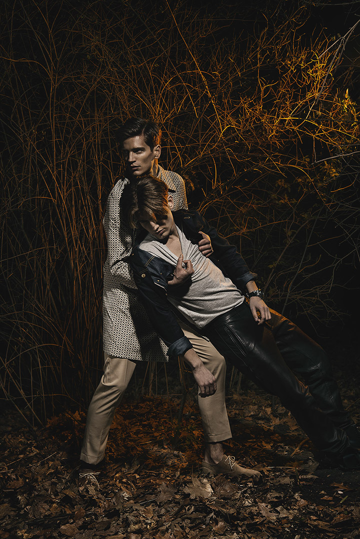 Steffen: Coat : Tiger of Sweden / Tie : Tiger of Sweden / Shirt : Ivan Man / Trousers : Ivan Man / Glasses : Lunettes // Thomas: Jacket : K.O.I / Shirt : IWISHUSUN / Watch : G-shock / Trousers : Tiger of Sweden / Shoes : Doc Martens / Shoes : Filippa K