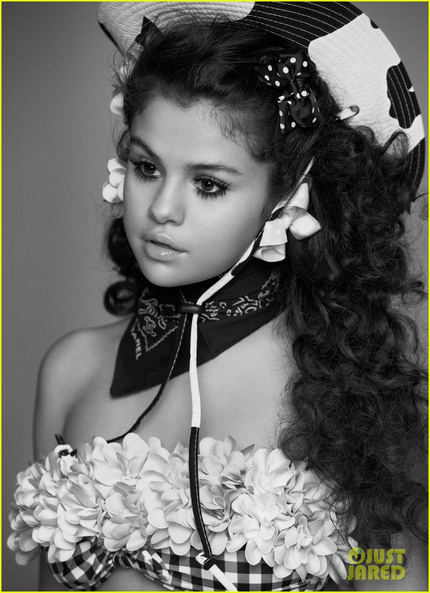 selena-gomez-topless-v-magazine-04