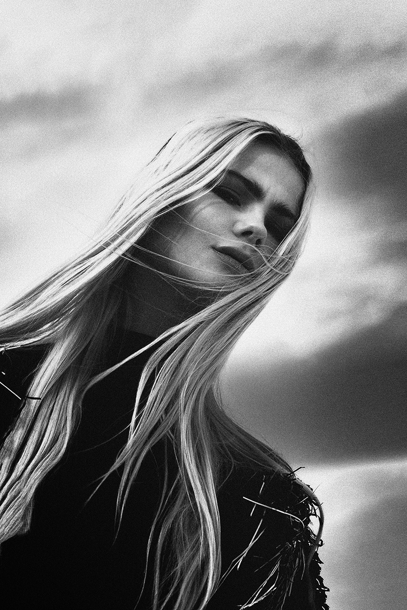 Dress: Hildur Yeoman 