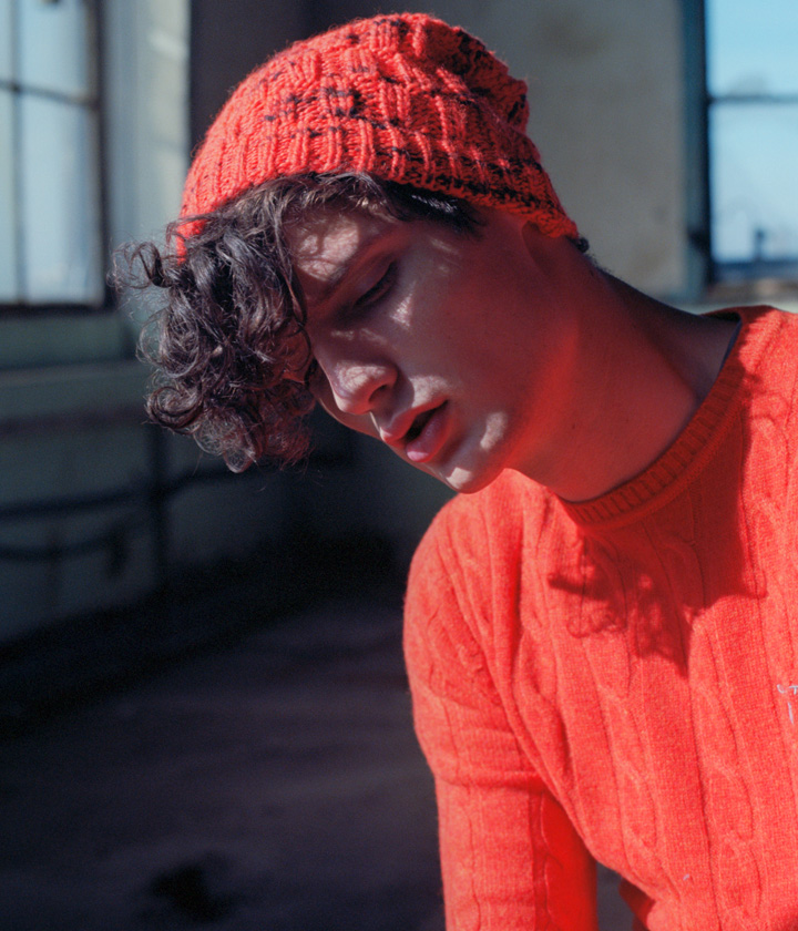 HAT: NAPAPIJRI / PULLOVER: GANT