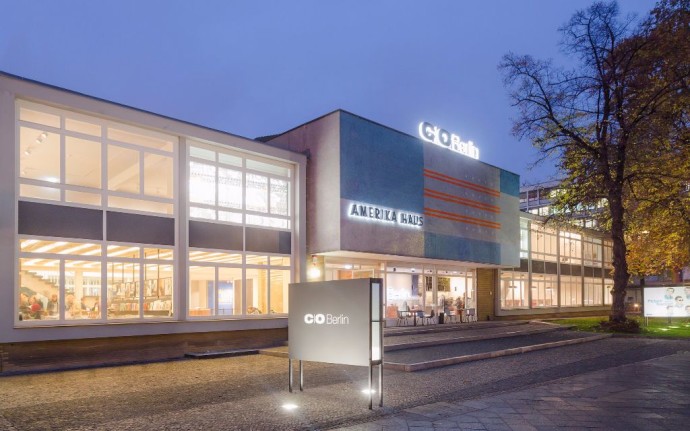 amerikahaus_front_2014