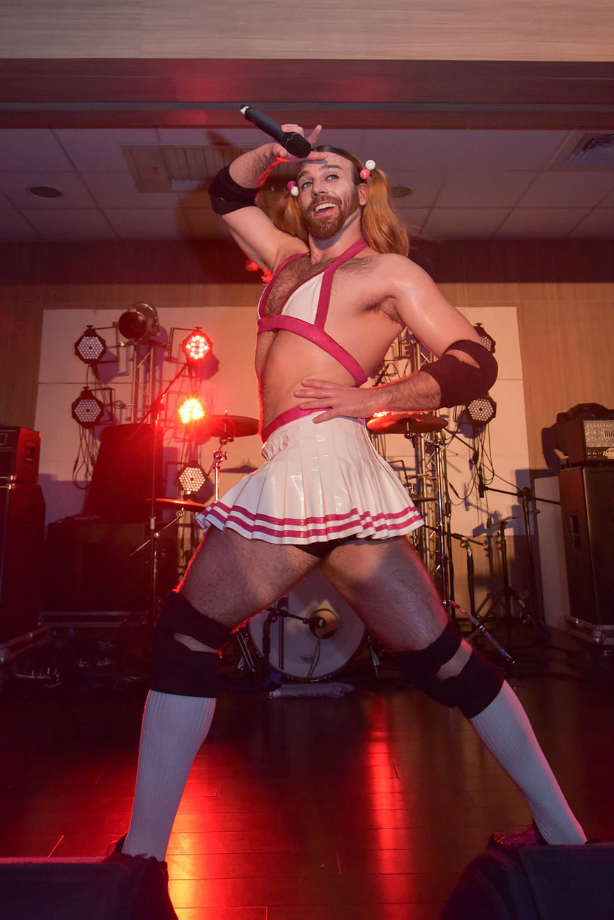 ladybeard-wrestler-metal-singer-cross-dressing-8