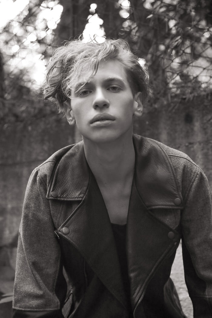 Biker jacket - TwoSeventeen, Black t-shirt - McQueen