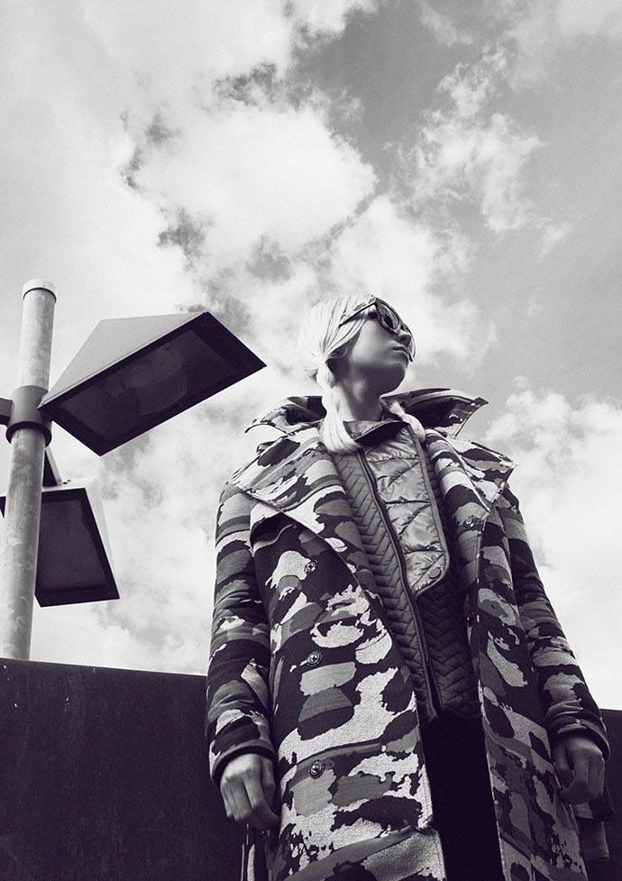 Tarn Coat: Kilian Kerner, quilted Jacket: H&M Studio, Leggins: Fabletics, Sunglasses: Valley, Pullover: Antonia Goy