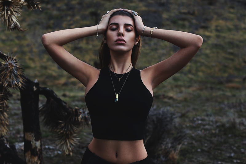 Black Crop Top: Donna Mizani Gray Pants: Vera Wang Jewelry: Nikdreamer