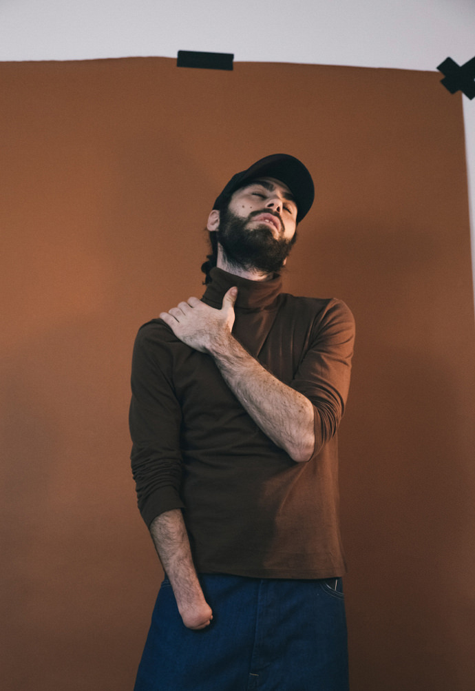 turtleneck sweater - sisley / jeans: asos / cap - new era