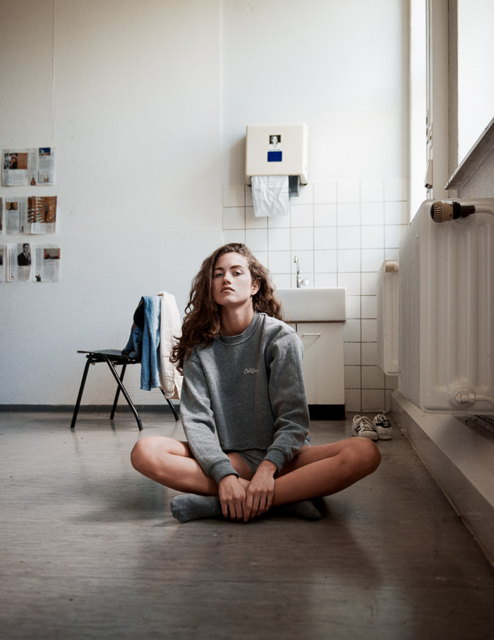 turtleneck: H&M shoes: vans
shorts: Calvin Klein