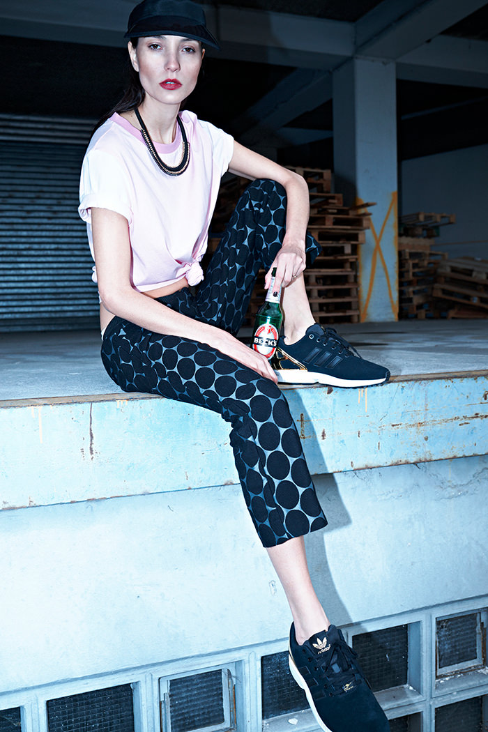 Shirt: & other stories Pants: Marni @ H & M Shoes: Adidas Chain: H & M Cap: & other stories