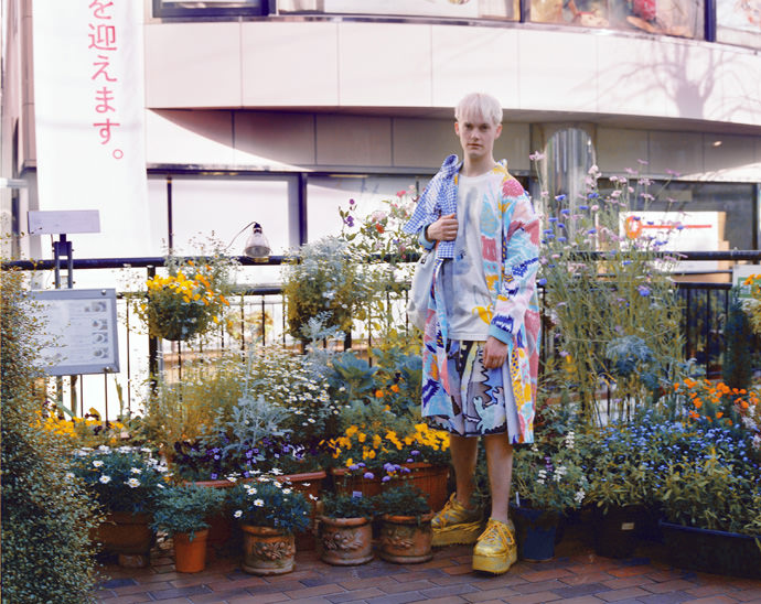  Jacket ZL by Zlism / T-shirt JULIAN ZIGERLI / Pants: TYPICAL FREAKS / Kids Shirt WRITTEN BY 