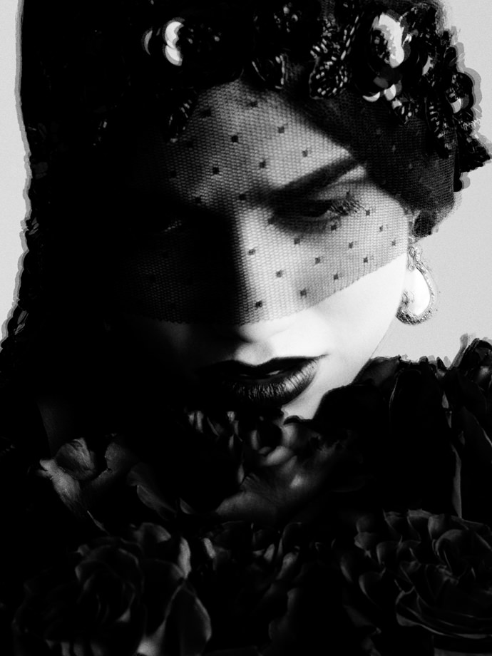 Earring: vintage mother of pearl drop earrings Headpiece: La dame au béret