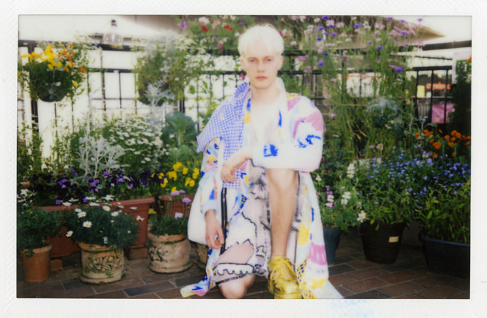  Jacket ZL by Zlism / T-shirt JULIAN ZIGERLI / Pants: TYPICAL FREAKS / Kids Shirt WRITTEN BY 