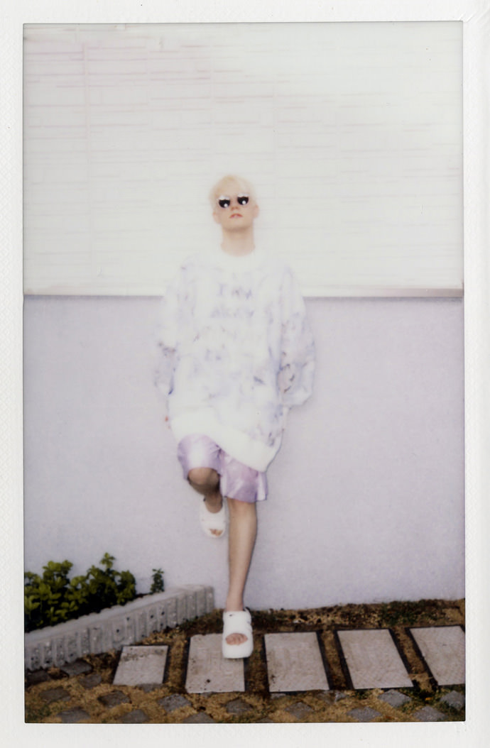 Sweater BALMUNG / T-shirt ZL by ZLISM / Pants TYPICAL FREAKS / Sunglasses MYKITA x Maison Margiela