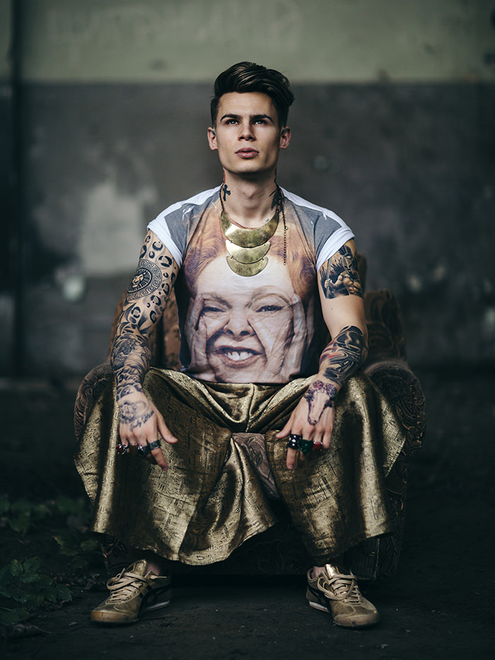  shirt PRIVATE, pants INDIA SHOP, sneakers ONITSUKA TIGER, necklace VINTAGE