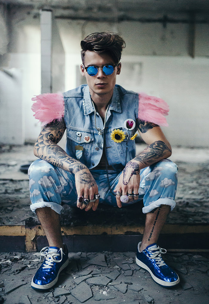 jeans jacket VINTAGE, pants VINTAGE, sunglasses ZARA, sneakers VINTAGE