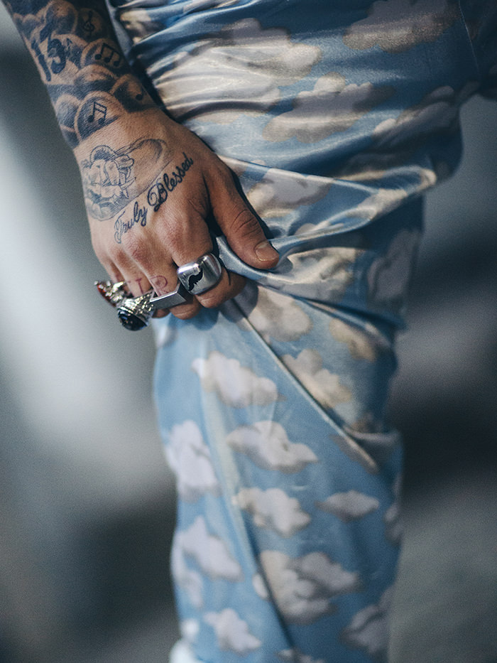 jeans jacket VINTAGE, pants VINTAGE, sunglasses ZARA, sneakers VINTAGE