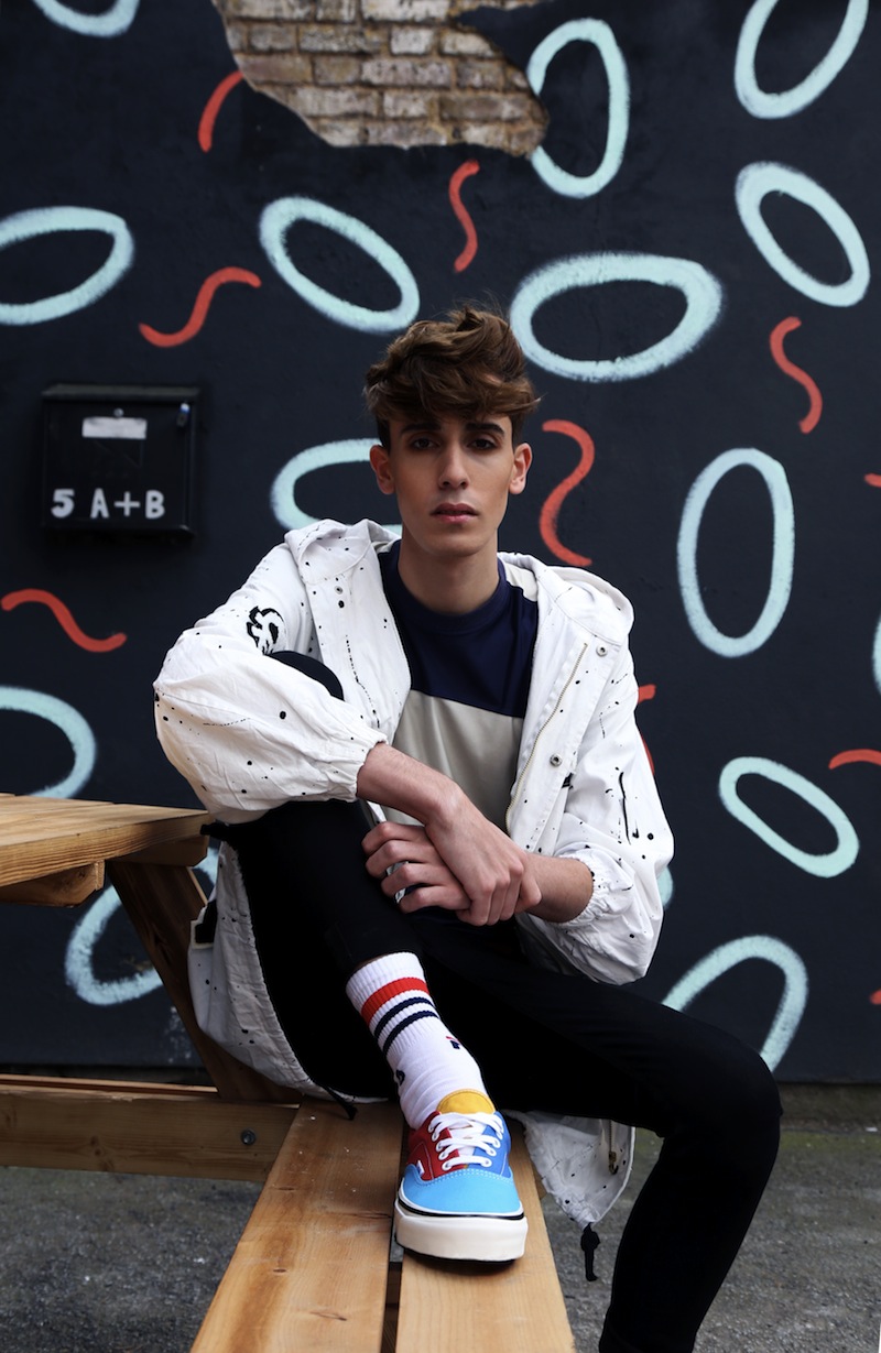  Jacket Stylist Own, T-shirt Dolce & Gabbana, Jeans Topman, Socks Fila, Shoes Vans