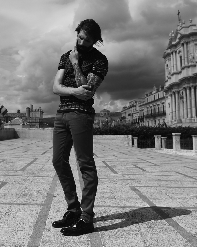 T-shirt and trousers by Dolce e Gabbana