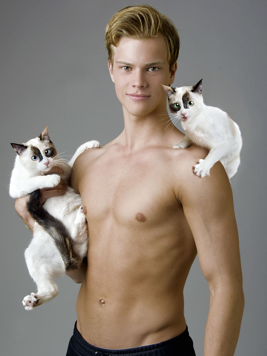 cats-male-models-photoshoot-pussy-riot-michelangelo-cecilia-7-5819daacdea33__880