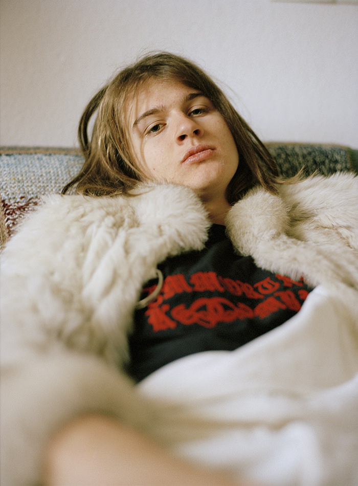 top_diana_bobina_jacket_second_hand_pants_carhartt_mini