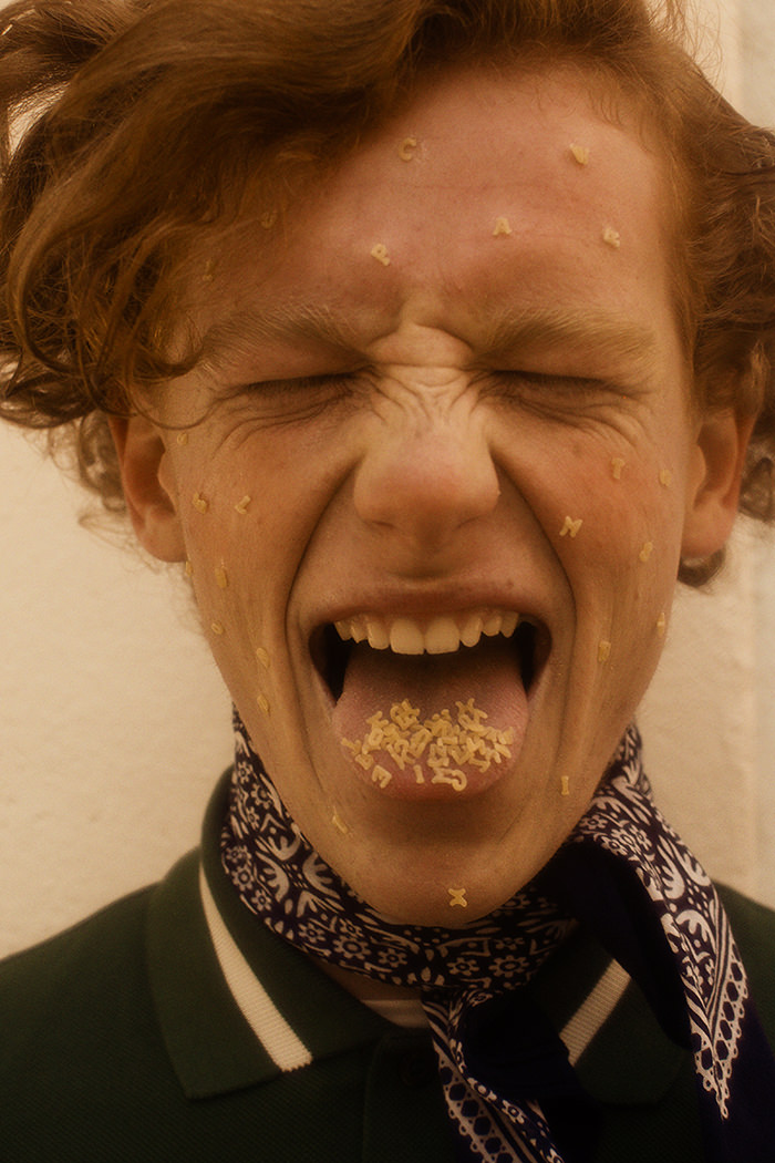  Polo shirt – Fred Perry / T-shit – Springfield / Scarf – C&A.