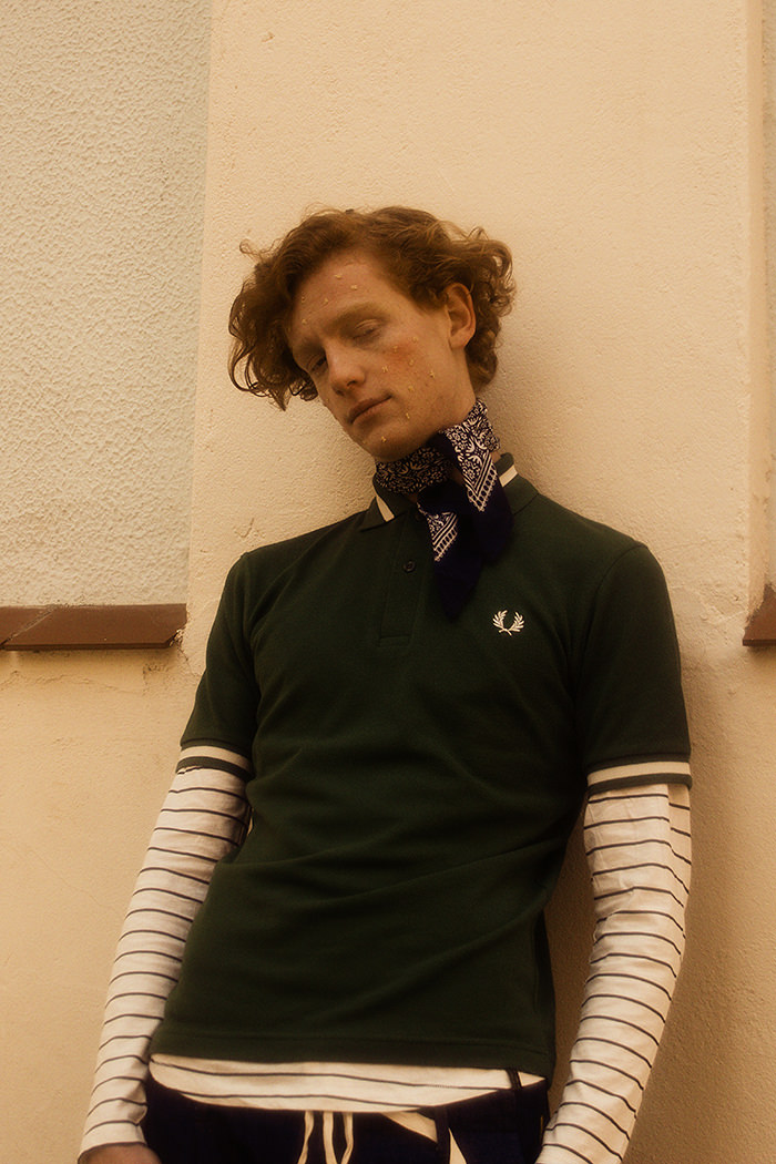 Polo shirt – Fred Perry / T-shit – Springfield / Scarf – C&A.
