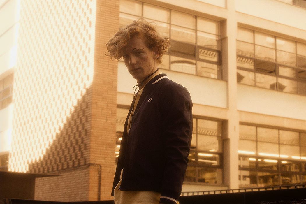 Jacket – Fred Perry / Polo shirt – Lyle & Scott / Necklace – Bershka 