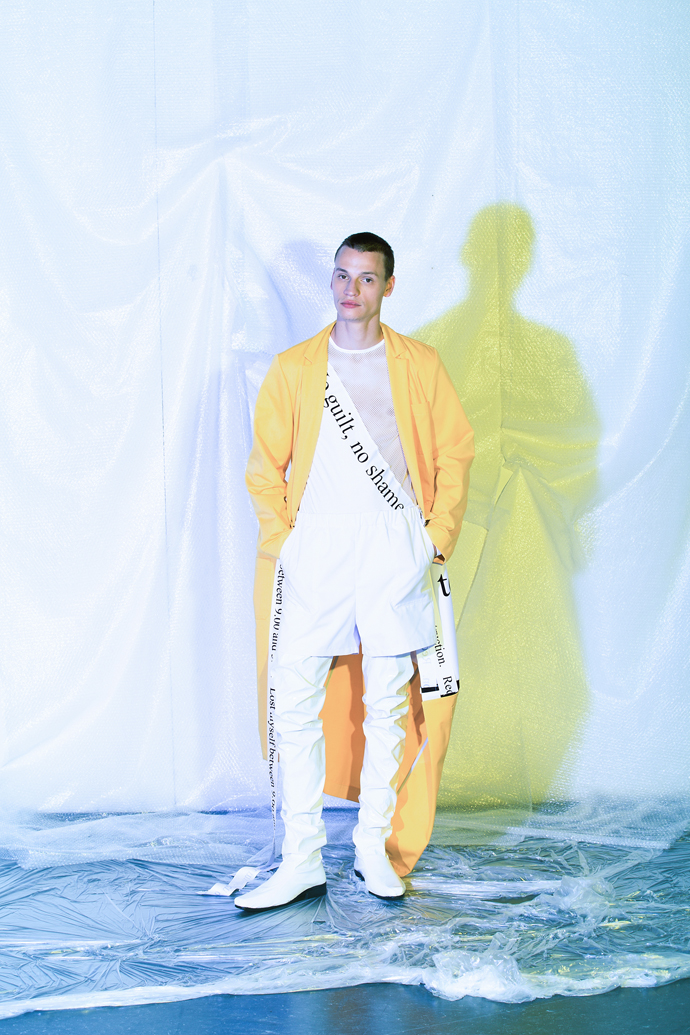 dutyofyouth_stiniroehrs_05