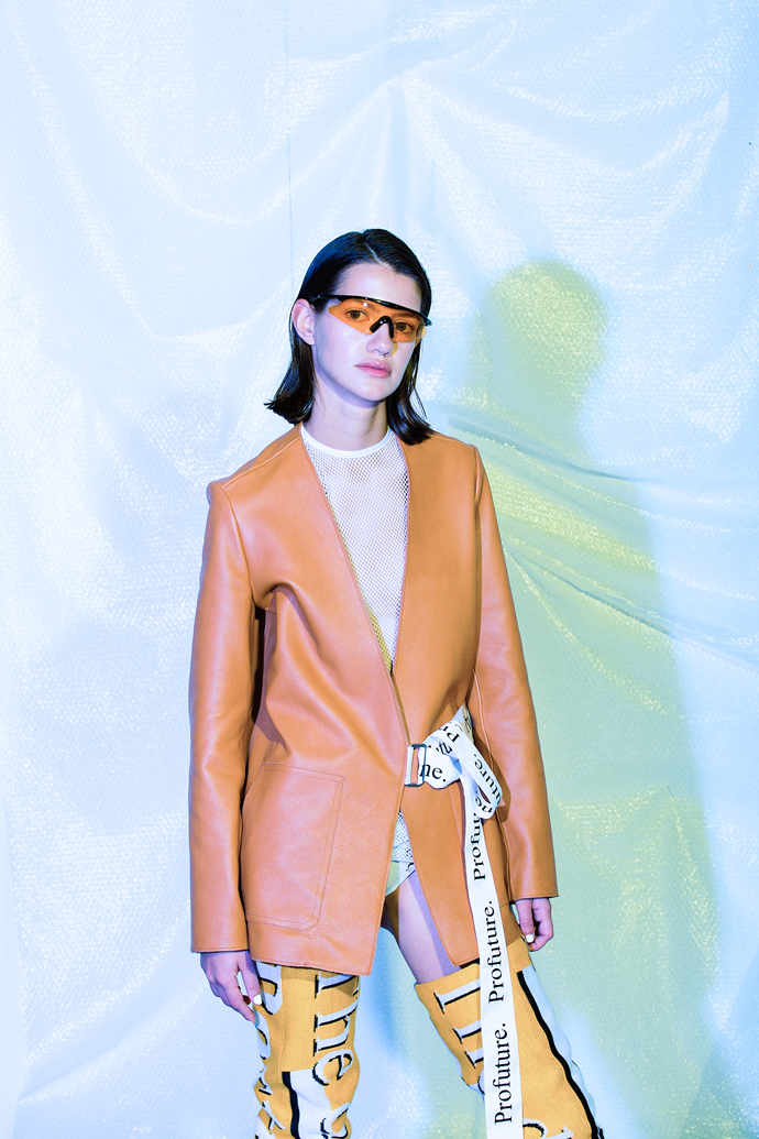 dutyofyouth_stiniroehrs_13