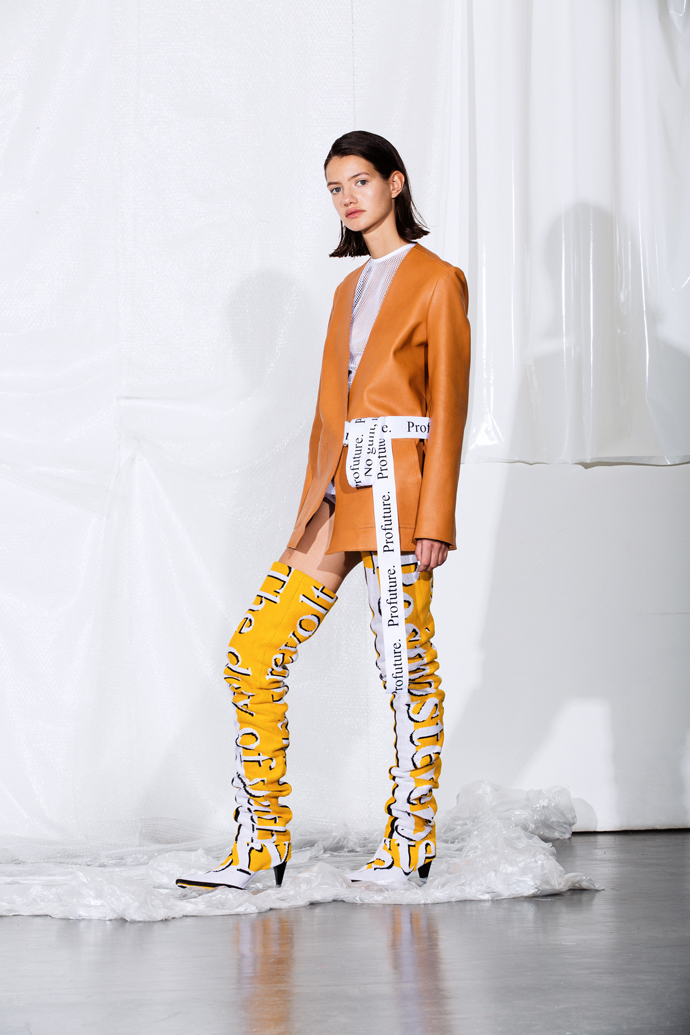 dutyofyouth_stiniroehrs_19